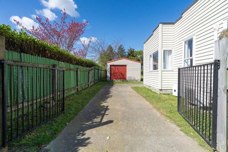 Photo of property in 8 Cambridge Street, Levin, 5510
