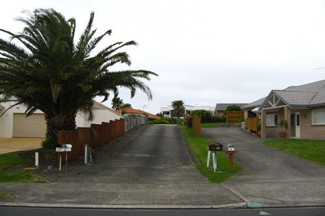 Photo of property in 11 Alec Craig Way, Gulf Harbour, Whangaparaoa, 0930