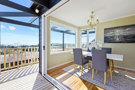 Photo of property in 52 Brightside Road, Stanmore Bay, Whangaparaoa, 0932