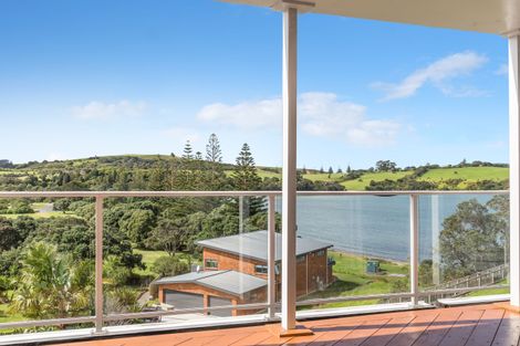 Photo of property in 90 Shakespear Road, Army Bay, Whangaparaoa, 0930