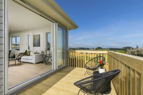 Photo of property in 28 Jeroboam Loop, Kumeu, 0810