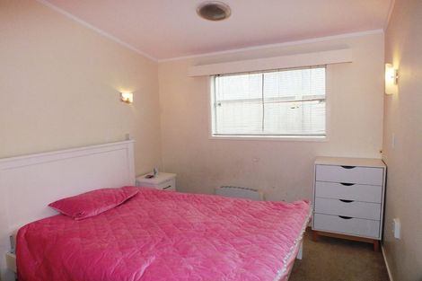 Photo of property in 2/4 Arkles Strand, Arkles Bay, Whangaparaoa, 0932