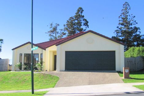 Photo of property in 17 Chelmsley Avenue, Henderson, Auckland, 0612