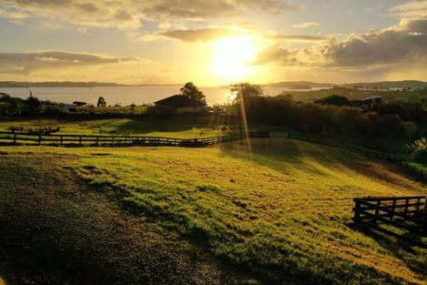 Photo of property in 655 Mahurangi East Road, Algies Bay, Warkworth, 0920