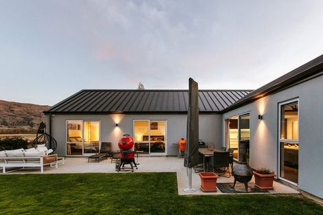 Photo of property in 8 Mcdonald Street, Wanaka, 9305