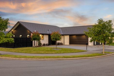 Photo of property in 3 Sarikei Avenue, Northwood, Christchurch, 8051