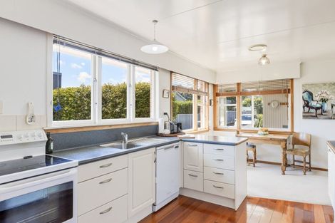 Photo of property in 206a Tukapa Street, Westown, New Plymouth, 4310