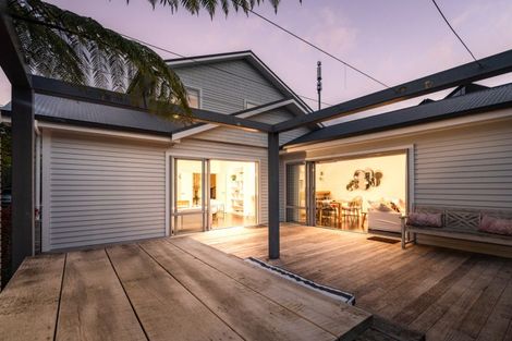 Photo of property in 8 Lochiel Road, Khandallah, Wellington, 6035