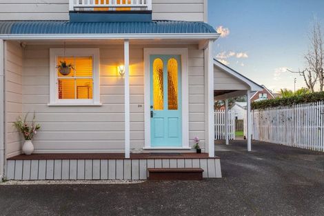 Photo of property in 1/14 Beach Road, Northcote Point, Auckland, 0627