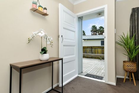 Photo of property in 20 Rhonda Avenue, Deanwell, Hamilton, 3206