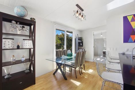 Photo of property in 15a Sea View Terrace, Cockle Bay, Auckland, 2014