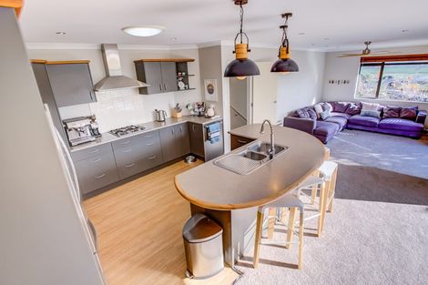 Photo of property in 15 Tironui Terrace, Western Heights, Hamilton, 3200