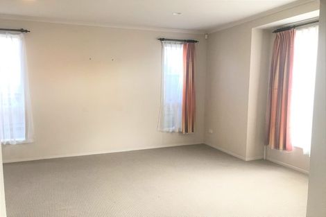 Photo of property in 12 Seresin Crescent, Flat Bush, Auckland, 2016