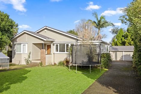 Photo of property in 18 Racecourse Road, Waiuku, 2123