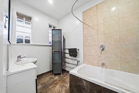 Photo of property in 25 Great South Road, Papatoetoe, Auckland, 2025