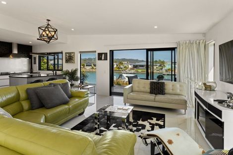 Photo of property in 11 Mermaid Place, Whitianga, 3510