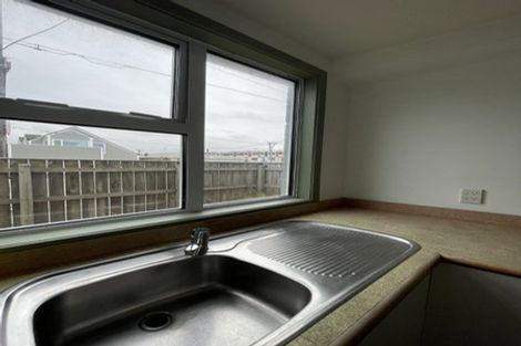 Photo of property in 1/102 Lyall Parade, Lyall Bay, Wellington, 6022