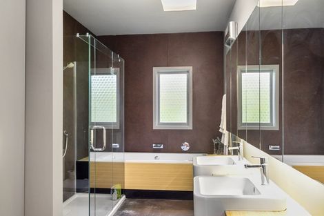 Photo of property in 7 Knoll Street, Island Bay, Wellington, 6023