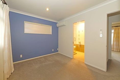 Photo of property in 5 Quedley Court, Eastern Beach, Auckland, 2012
