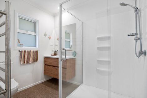 Photo of property in 12a Seaview Road, Otumoetai, Tauranga, 3110