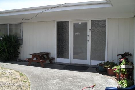 Photo of property in 2/162 Porchester Road, Papakura, 2110