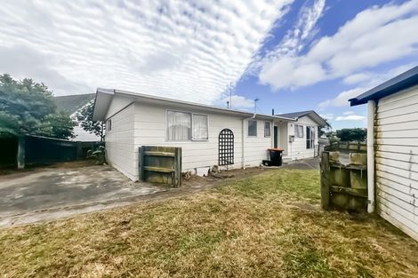 Photo of property in 48 Rhodes Drive, Kelvin Grove, Palmerston North, 4414