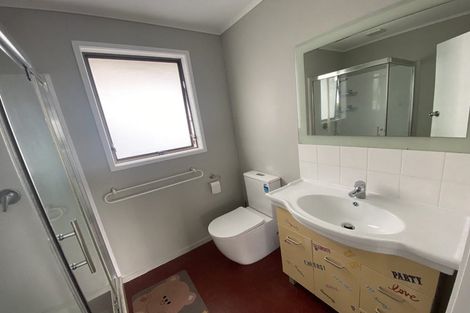 Photo of property in 30 Lewisham Street, Highland Park, Auckland, 2010