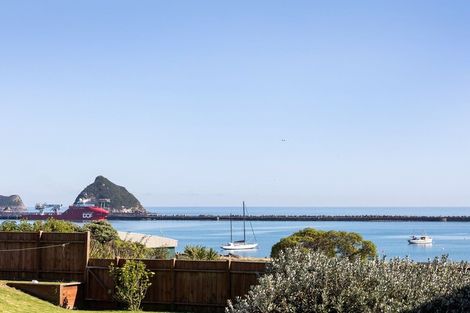 Photo of property in 8b Whiteley Street, Moturoa, New Plymouth, 4310