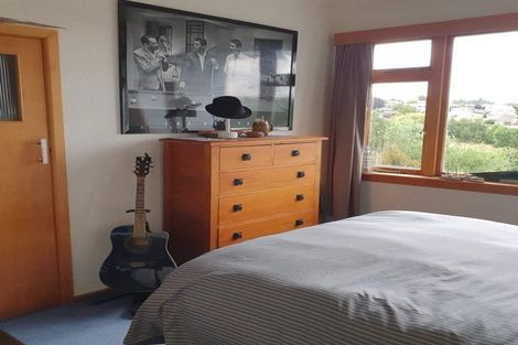 Photo of property in 17 Solway Street, Holmes Hill, Oamaru, 9401