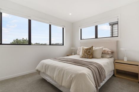 Photo of property in 4/35 Garadice Road, Rothesay Bay, Auckland, 0630