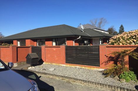 Photo of property in 4 Ladbrokes Place, Fendalton, Christchurch, 8052