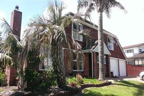 Photo of property in 3 Charles Prevost Drive, The Gardens, Auckland, 2105