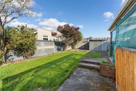 Photo of property in 8 Rutland Place, Milson, Palmerston North, 4414
