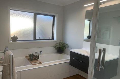 Photo of property in 25b Karaka Street, Merrilands, New Plymouth, 4312