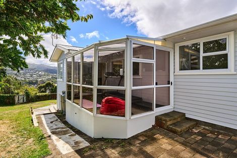 Photo of property in 6 Mayfair Place, Tawa, Wellington, 5028
