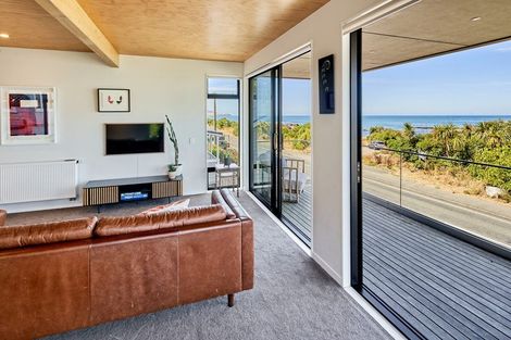 Photo of property in 196 The Esplanade, Island Bay, Wellington, 6023