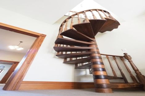 Photo of property in 16 Caroline Street, Mount Victoria, Wellington, 6011