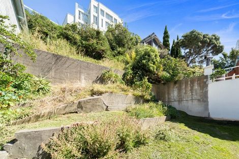 Photo of property in 230 Oriental Parade, Oriental Bay, Wellington, 6011