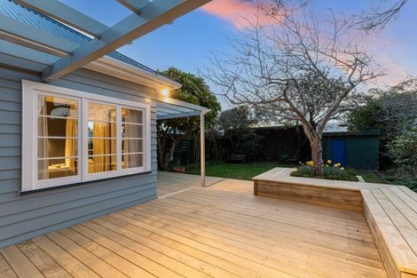 Photo of property in 218 Muritai Road, Eastbourne, Lower Hutt, 5013