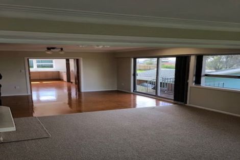 Photo of property in 15 Ellesmere Crescent, Pakuranga Heights, Auckland, 2010