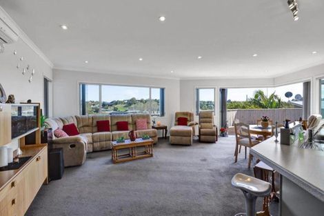 Photo of property in 4a Marchant Place, Westown, New Plymouth, 4310