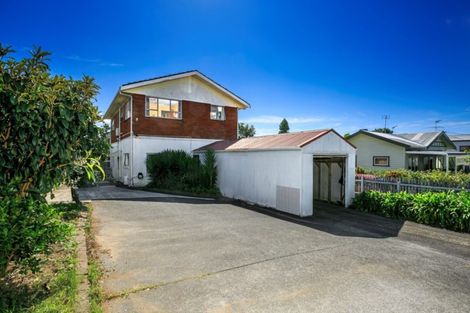 Photo of property in 4/205 Onewa Road, Birkenhead, Auckland, 0626