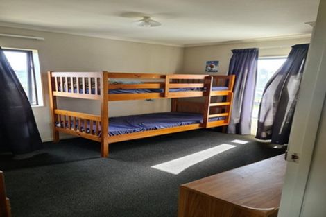 Photo of property in 24 Kuurae Crescent, Weymouth, Auckland, 2103