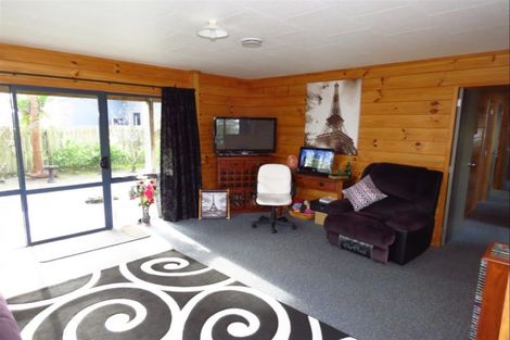 Photo of property in 31 Ngahue Crescent, Carters Beach, Westport, 7825