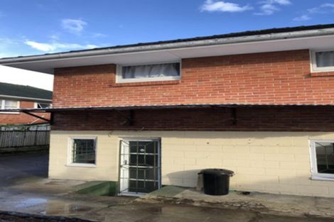 Photo of property in 11 James Evans Drive, Northcote, Auckland, 0627