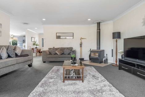 Photo of property in 22 Waitoa Street, Waiuku, 2123