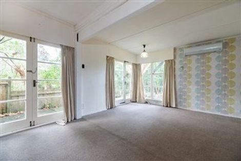 Photo of property in 16 Avonleigh Road, Green Bay, Auckland, 0604