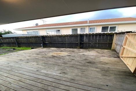 Photo of property in 2/10 Kirklow Place, Goodwood Heights, Auckland, 2105