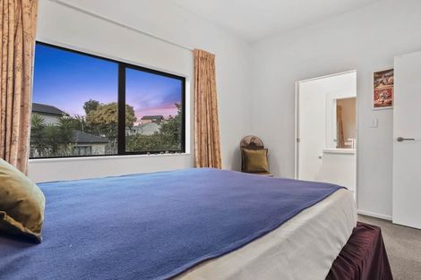 Photo of property in 4d Wattle Road, Sunnyvale, Auckland, 0612