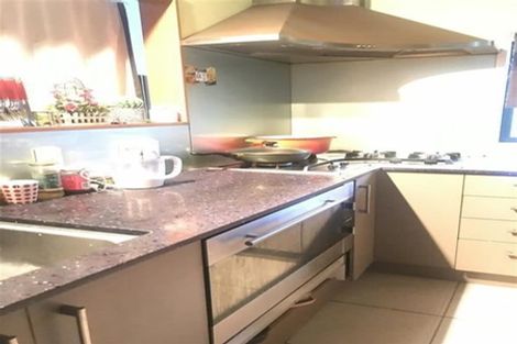 Photo of property in 8 Fitzherbert Avenue, West Harbour, Auckland, 0618